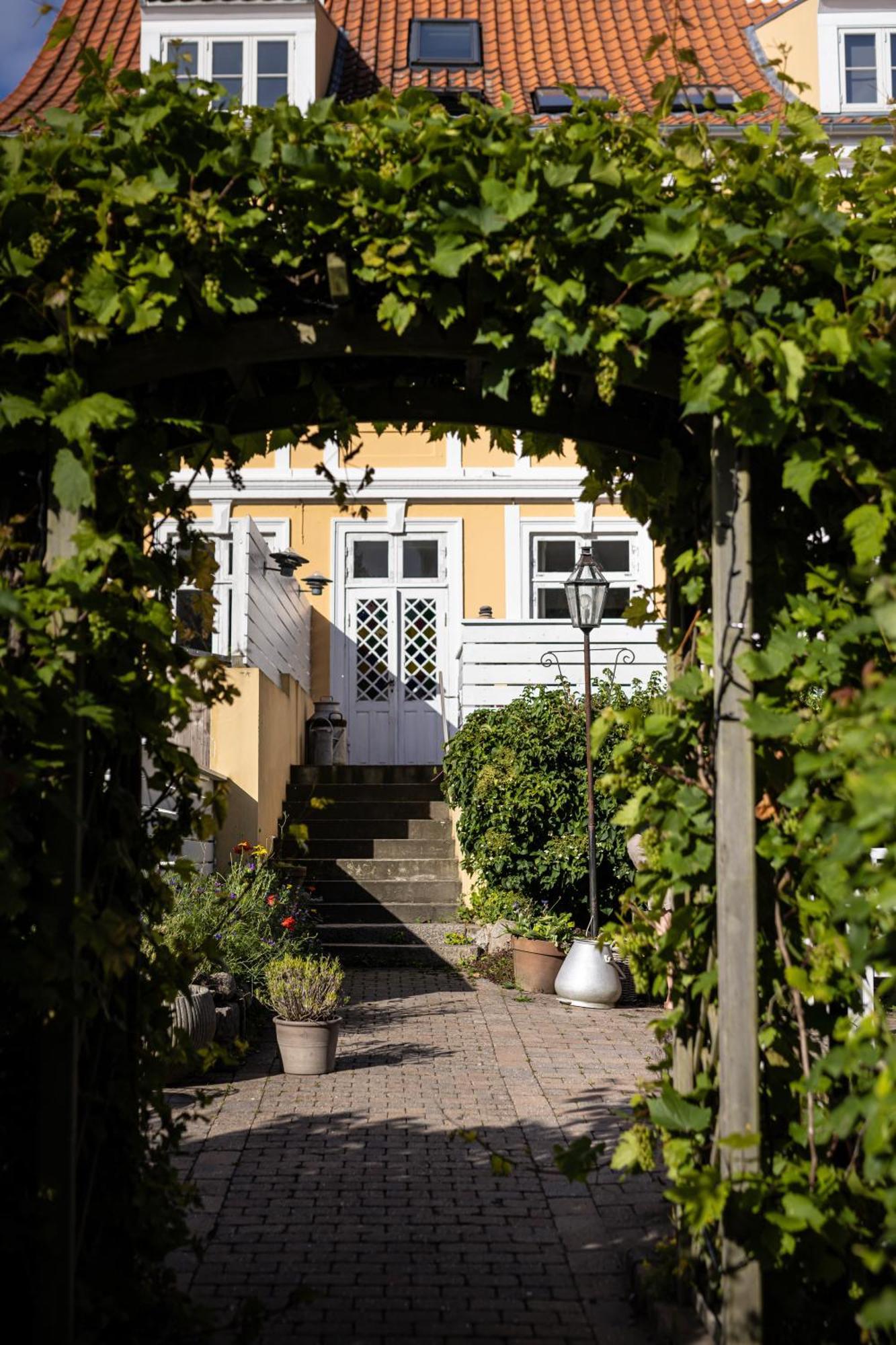 Arnfeldt Hotel Aeroskobing Exterior photo